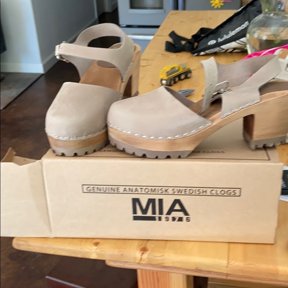 MIA Swedish clogs